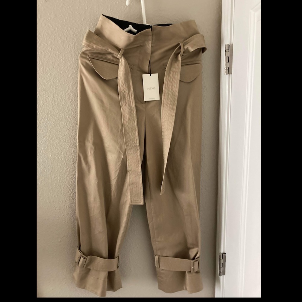 Alexis Vicente pants
